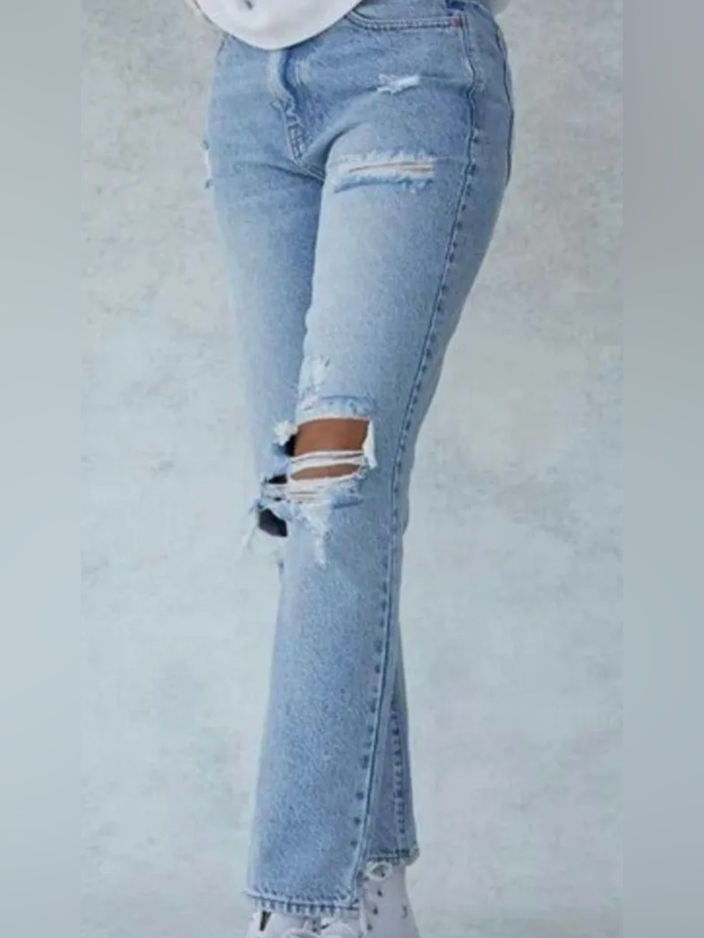 PacSun Eco Light Blue Distressed Mom Jeans Women’s Size 25